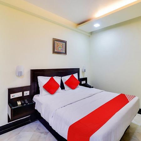 Oyo Flagship Hotel Rudra Palace Agra  Bagian luar foto