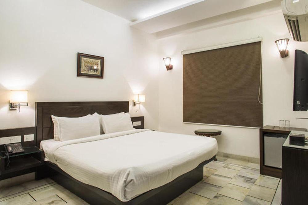 Oyo Flagship Hotel Rudra Palace Agra  Bagian luar foto