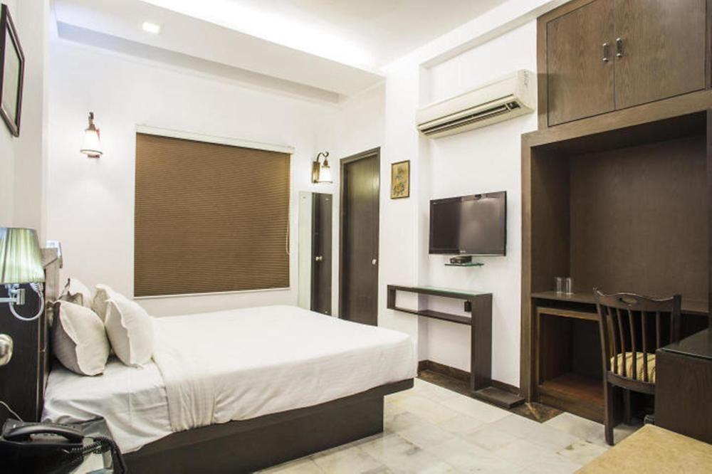 Oyo Flagship Hotel Rudra Palace Agra  Bagian luar foto