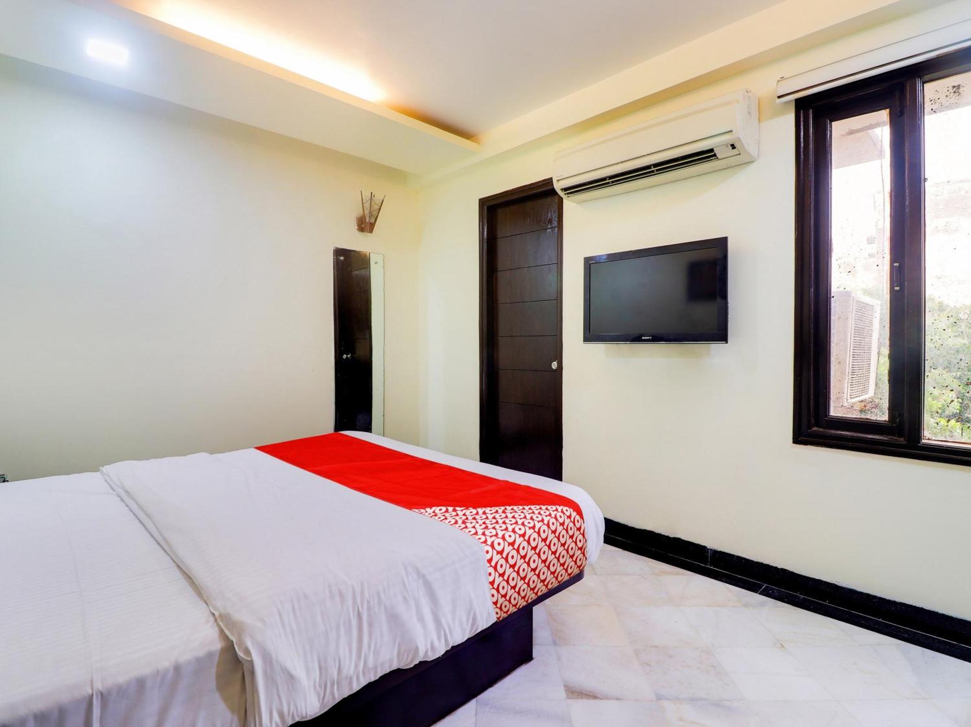 Oyo Flagship Hotel Rudra Palace Agra  Bagian luar foto