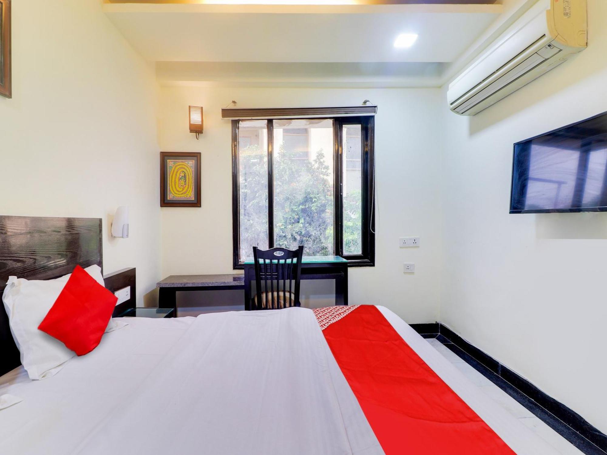 Oyo Flagship Hotel Rudra Palace Agra  Bagian luar foto