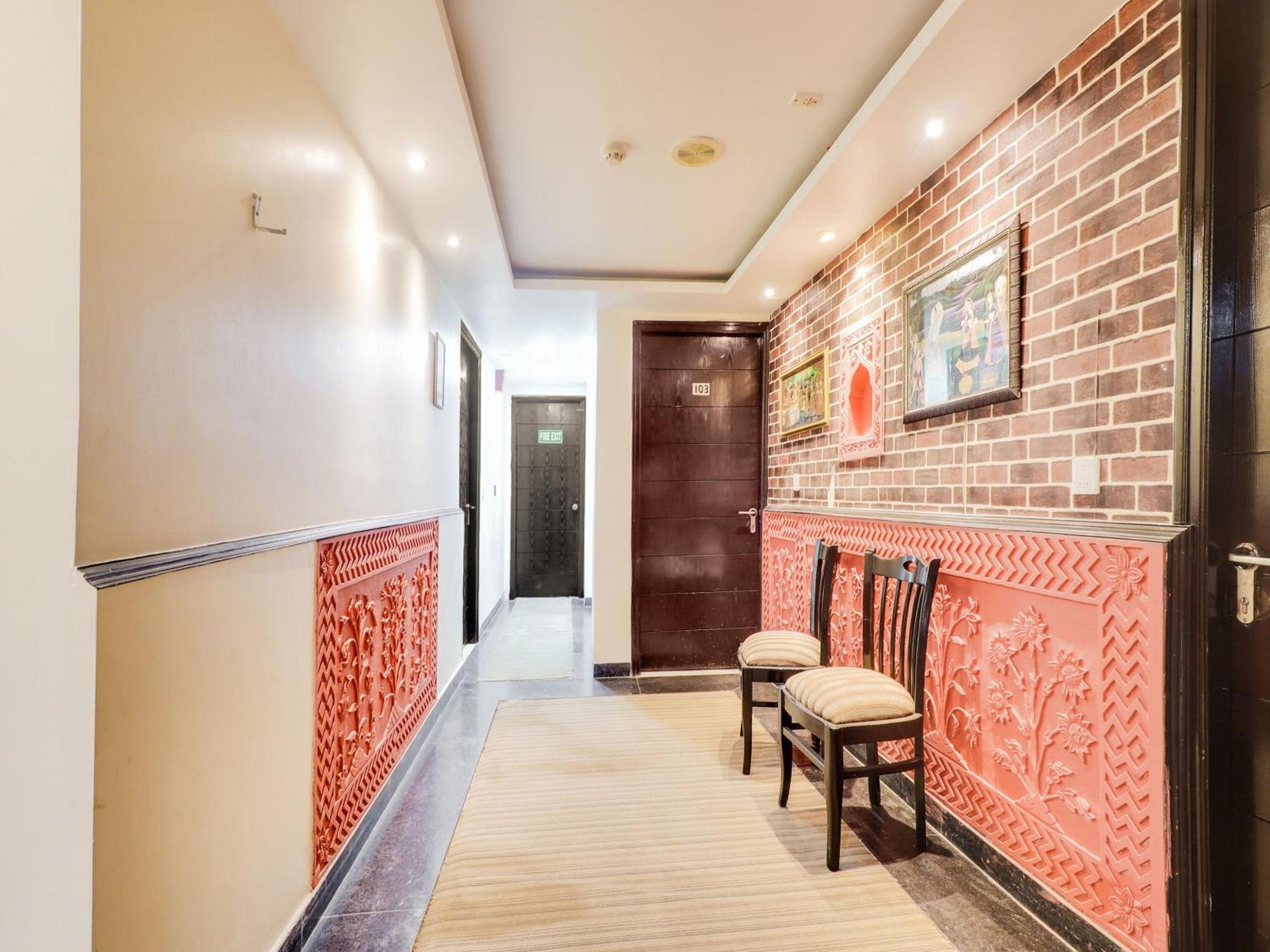 Oyo Flagship Hotel Rudra Palace Agra  Bagian luar foto