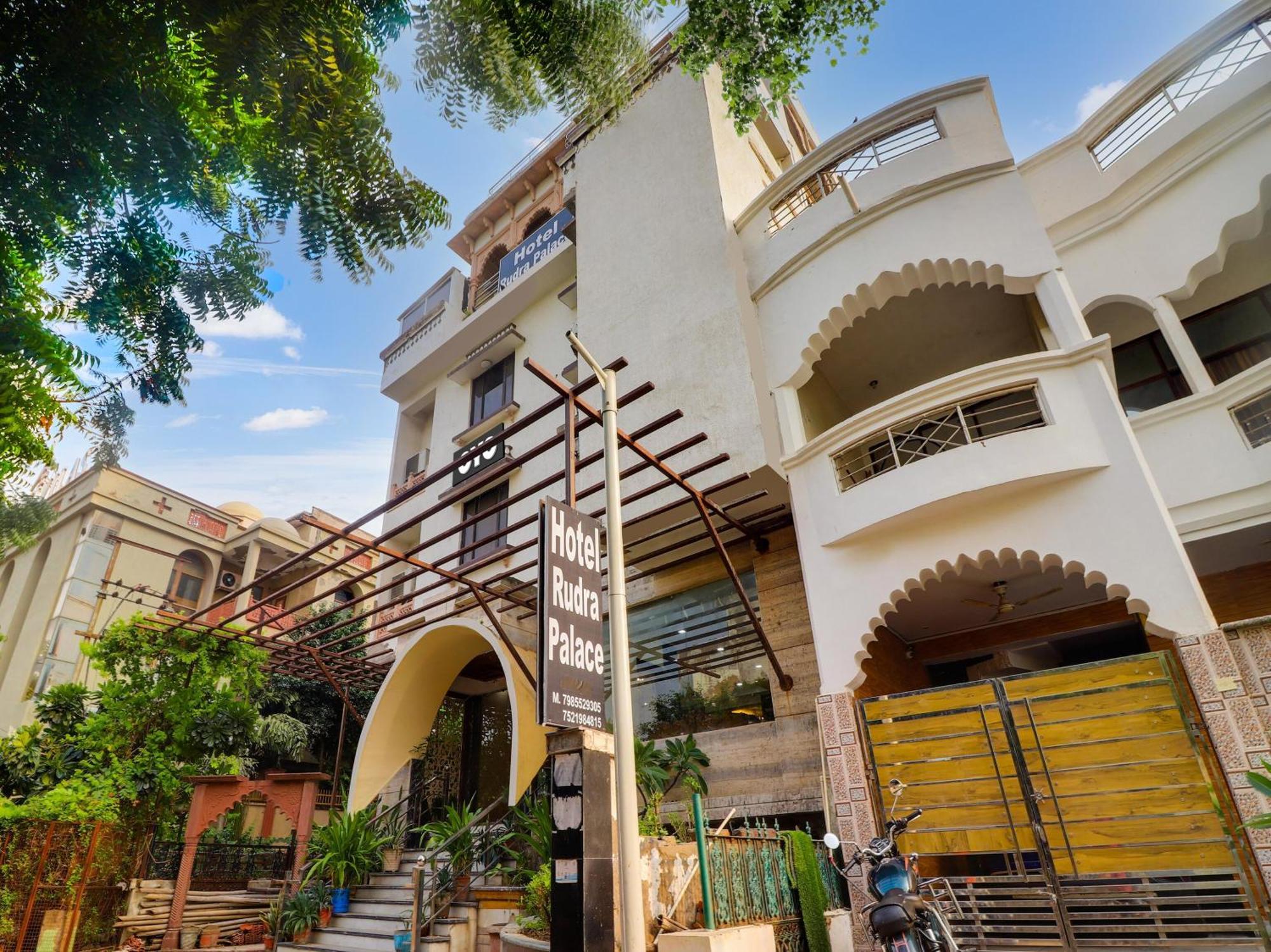 Oyo Flagship Hotel Rudra Palace Agra  Bagian luar foto