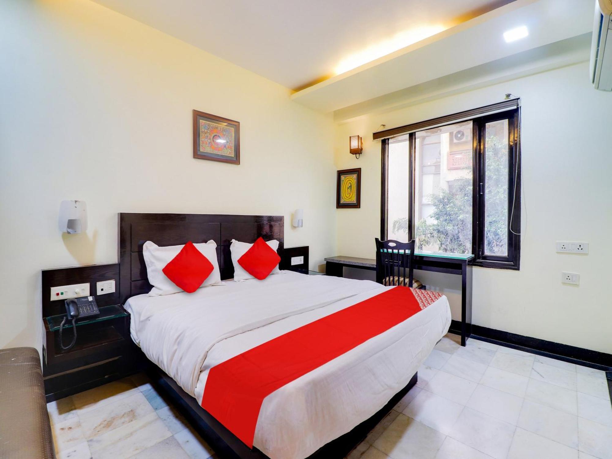 Oyo Flagship Hotel Rudra Palace Agra  Bagian luar foto