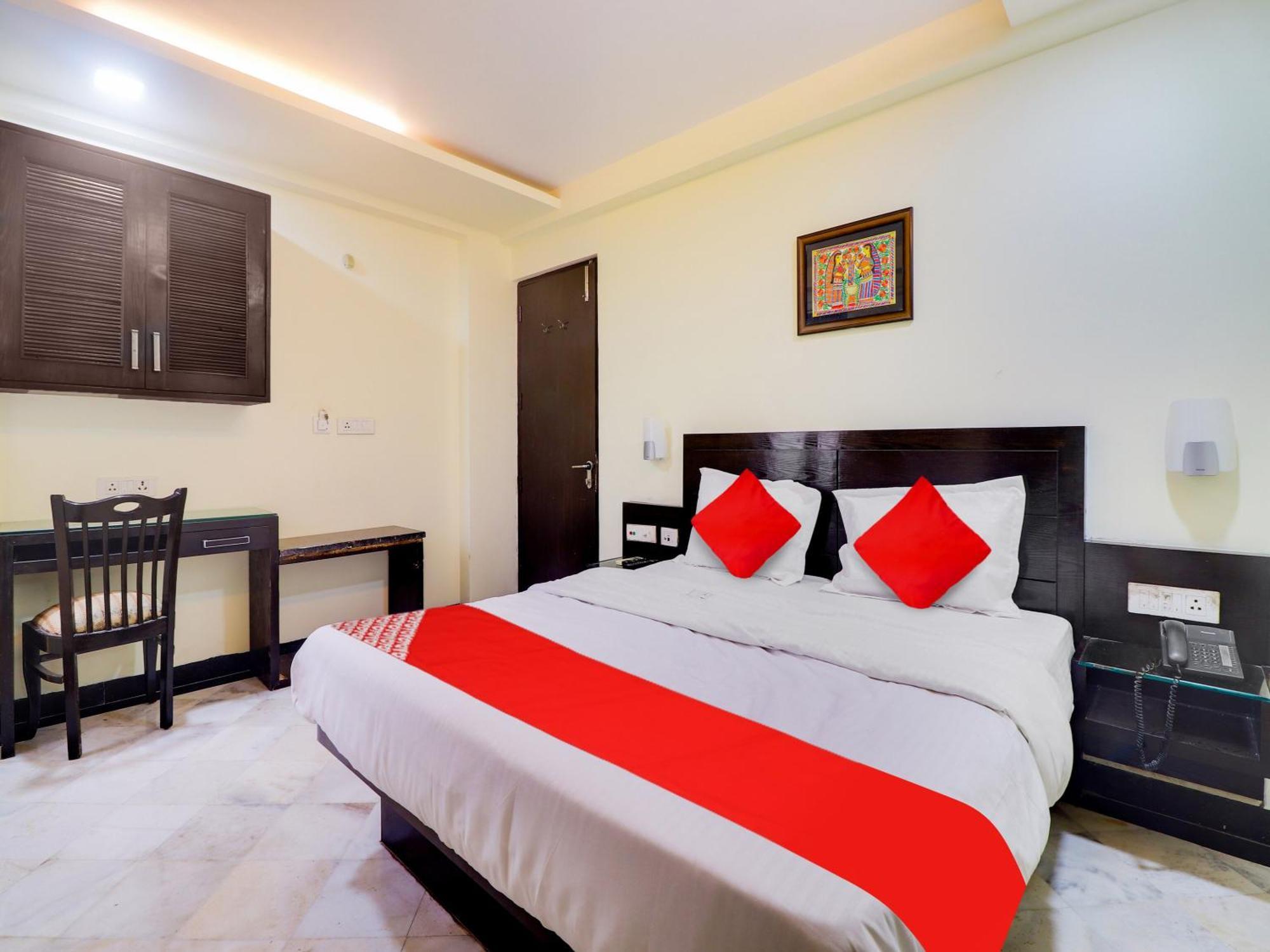 Oyo Flagship Hotel Rudra Palace Agra  Bagian luar foto