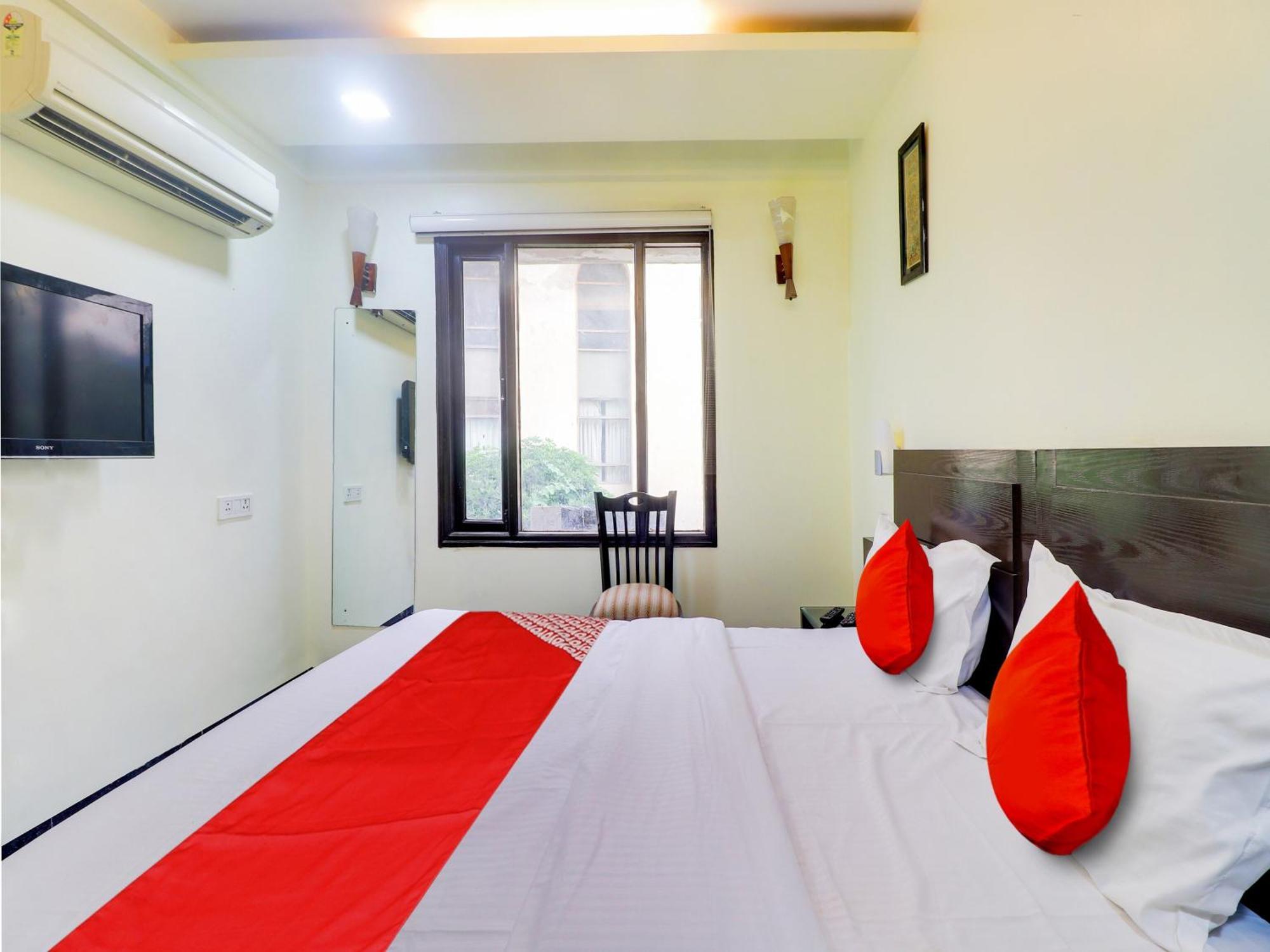 Oyo Flagship Hotel Rudra Palace Agra  Bagian luar foto