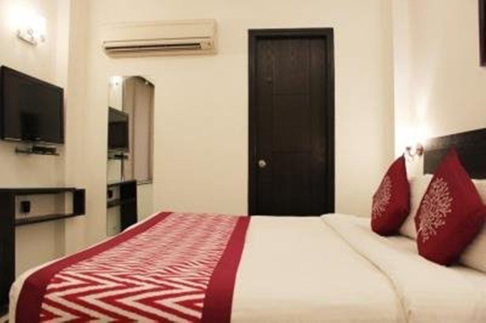 Oyo Flagship Hotel Rudra Palace Agra  Bagian luar foto